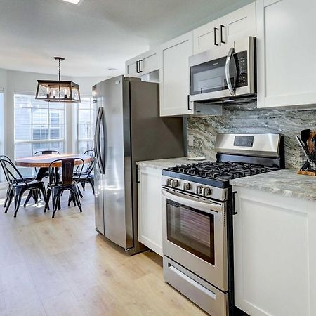 Chic Bentonville Home With Patio And Fire Pit! Экстерьер фото